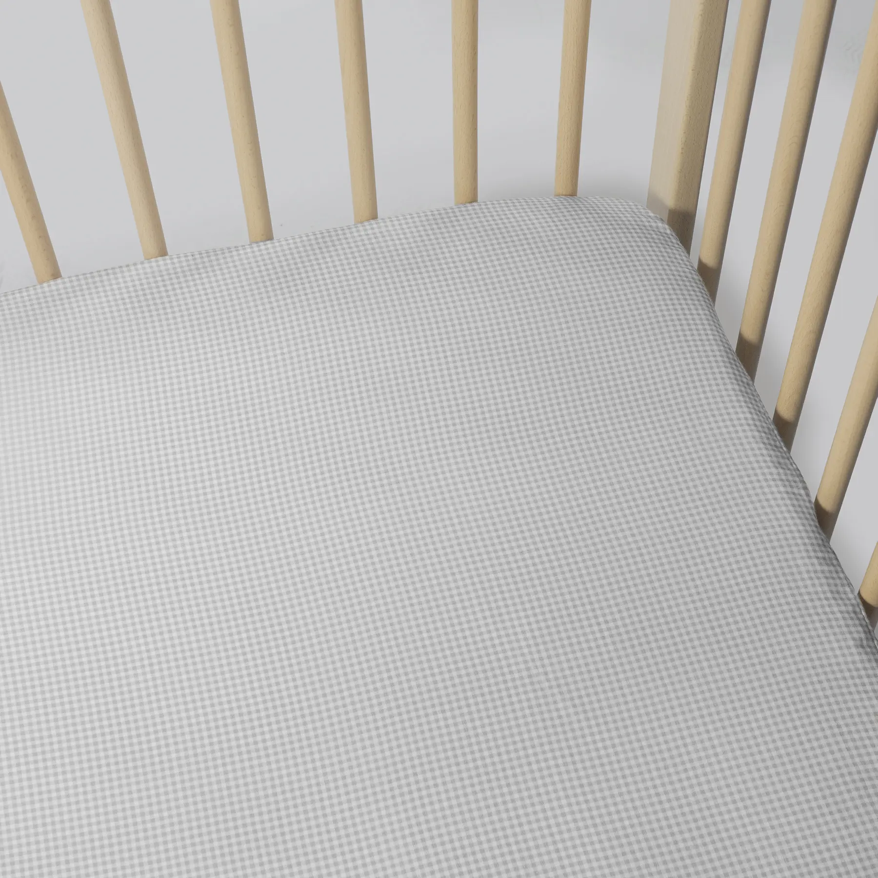 Sábana bajera cuna 120x60 cm Little Bloom Vichy Gris - Imagen 5