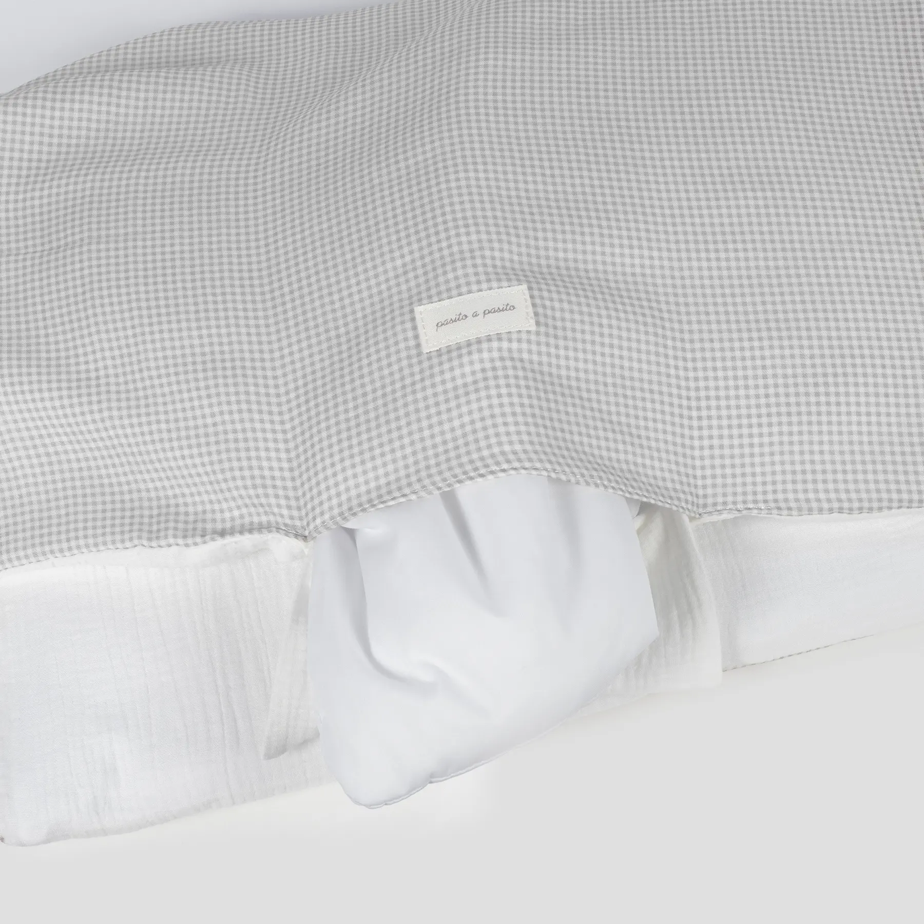 Edredón + sábana bajera + almohada cuna 90x50 cm Little Bloom Vichy Gris TOG 2,5 - Imagen 2